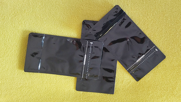 Φακελάκια μαύρα με επίπεδο πυθμένα, με zipper