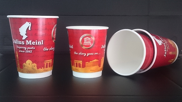 Брандирани картонени двустенни чаши за кафе или безалкохолна напитка